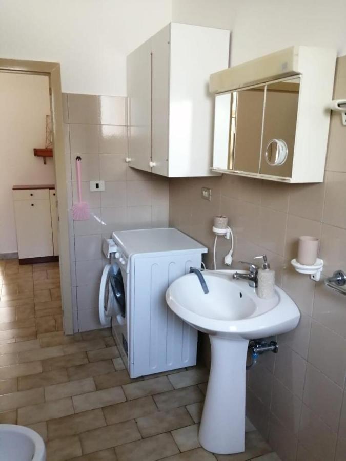 Villa Ticia A 100 Metri Dalla Spiaggia Con Parcheggio Privato Лидо Марини Екстериор снимка